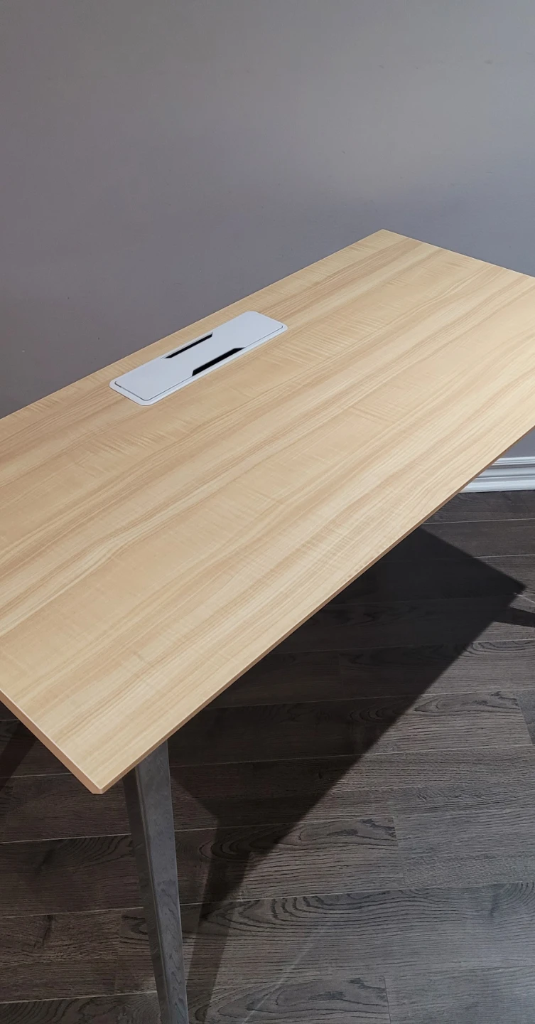 Desk - photo 4