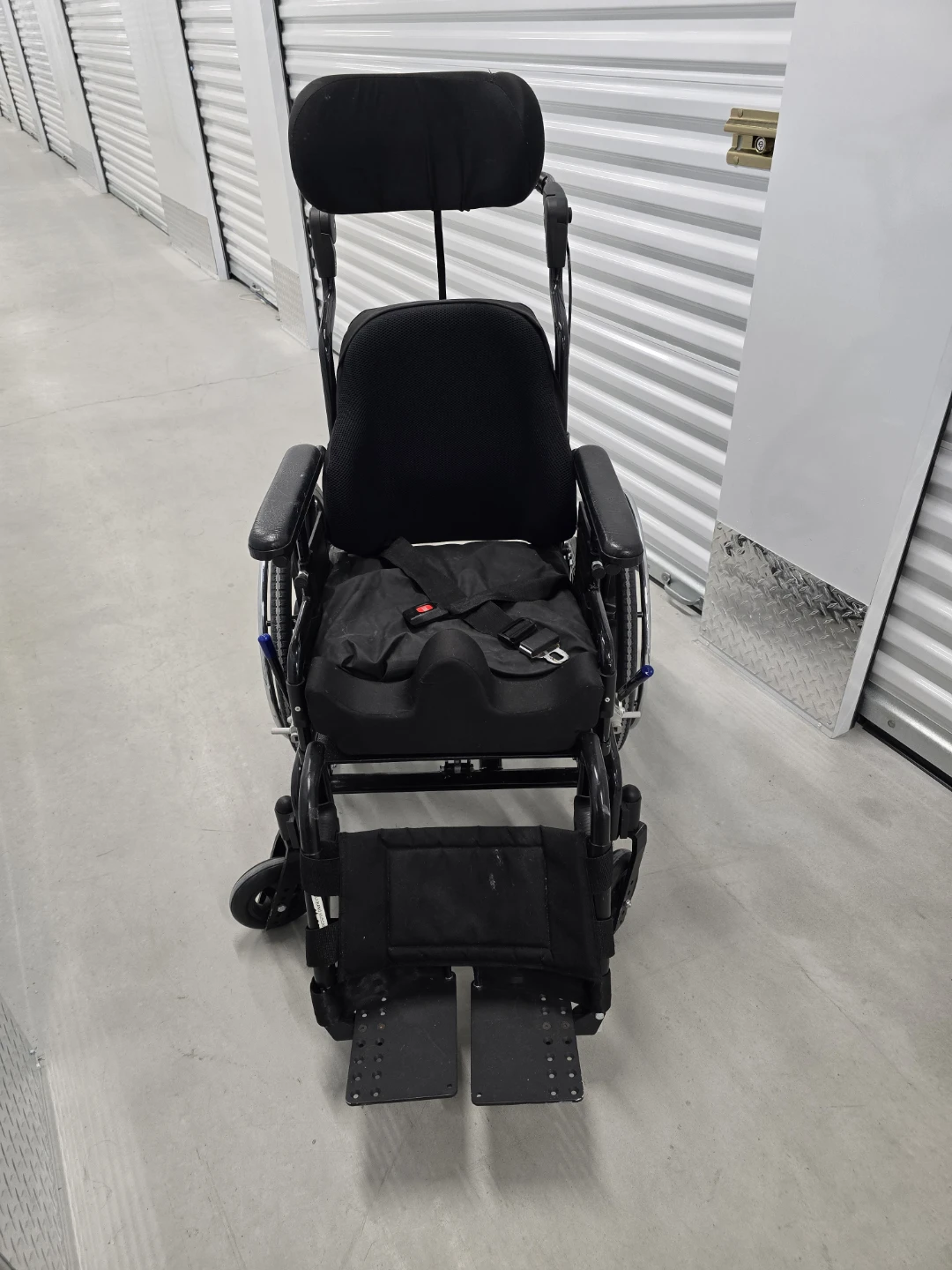 HME Medical Wheelchair with Headrest - photo 2