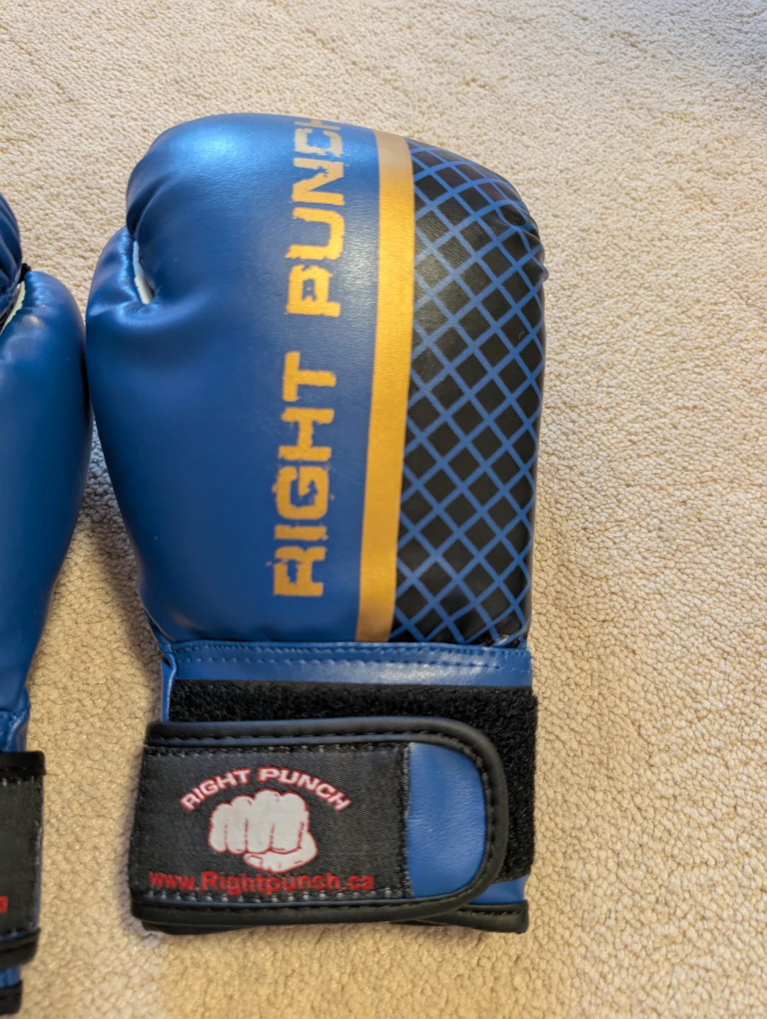 Right Punch Blue Boxing Gloves 6 oz - photo 2
