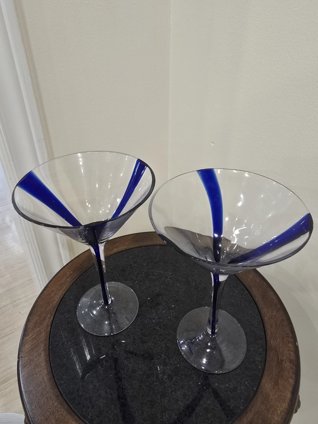 Set of 2 Martini Glasses with Blue Swirls - photo 3