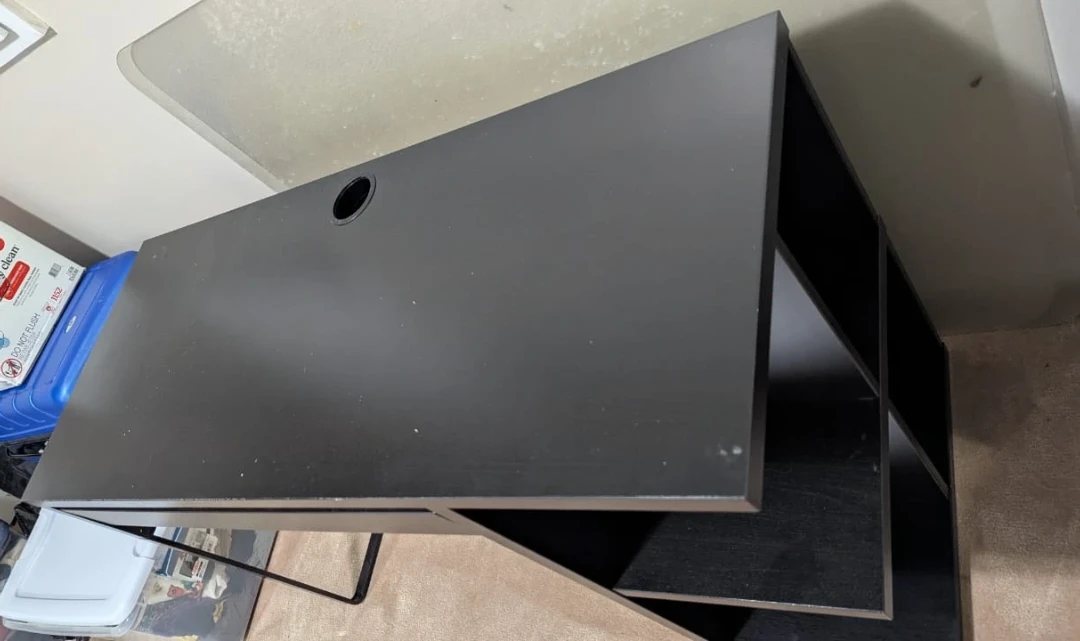 Black Mesh Office Chair and Black Desk - photo 2