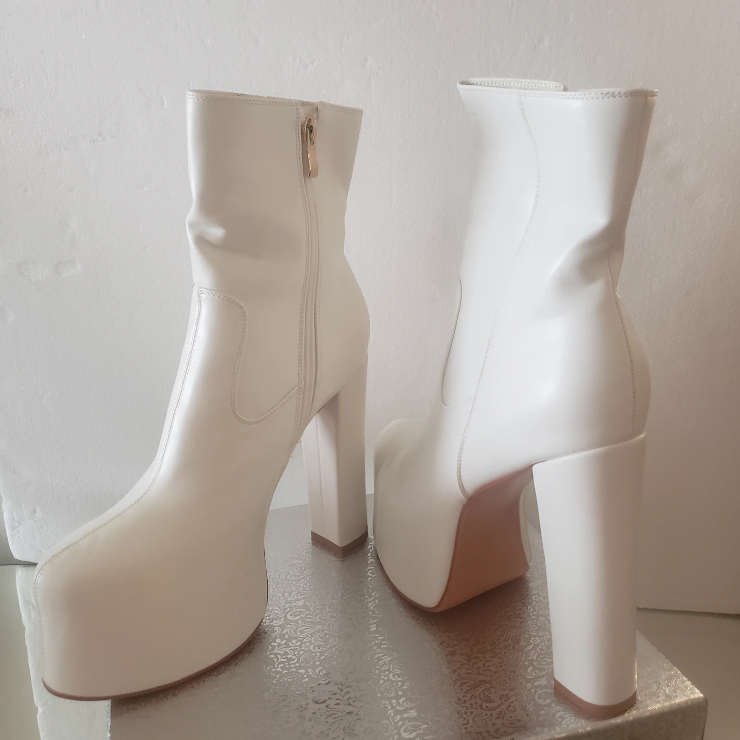 Brand new White Platform Chunky Heel Boots - photo 3