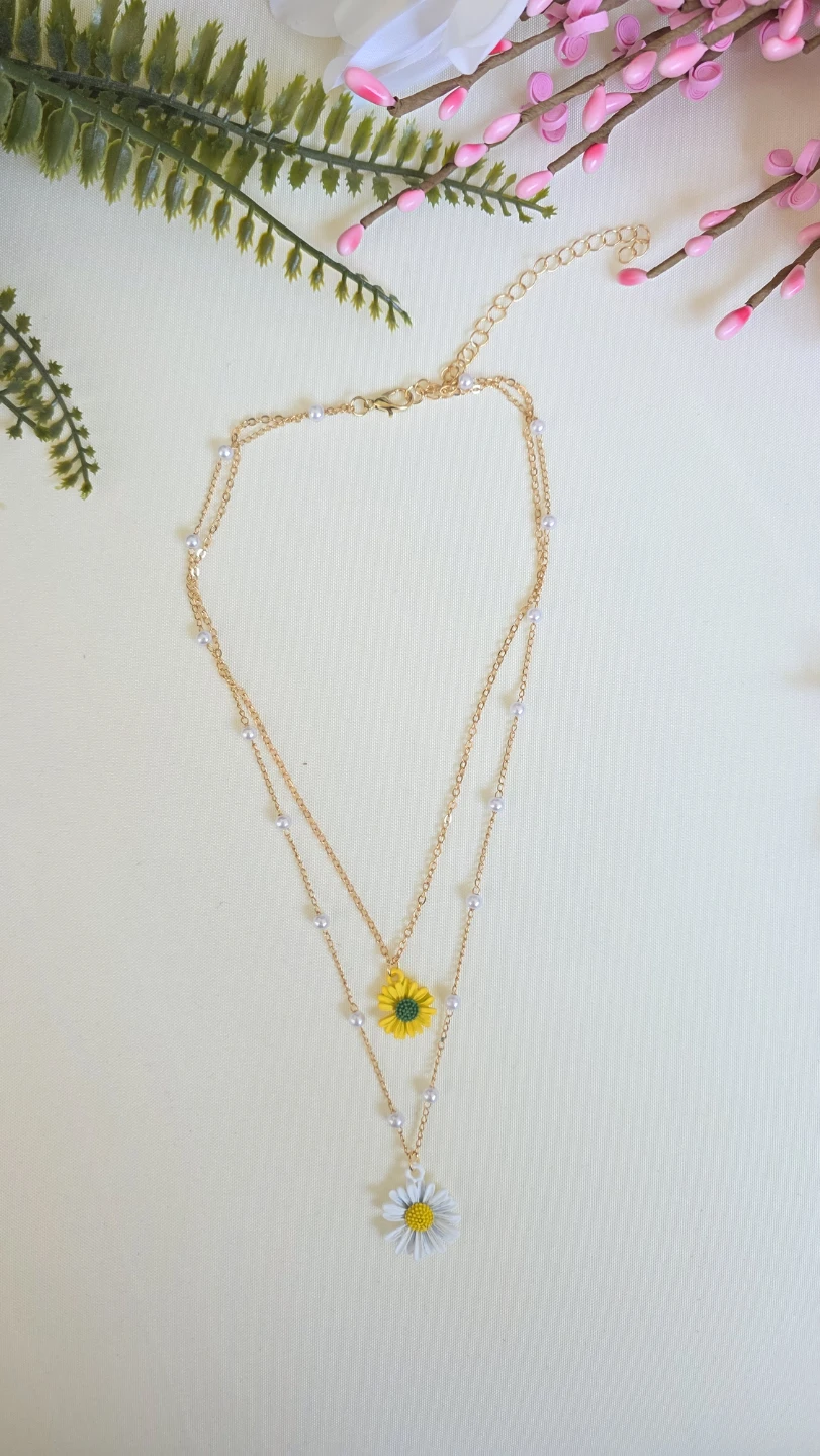 Daisy Flower Layered Necklace with Faux Pearls - photo 4