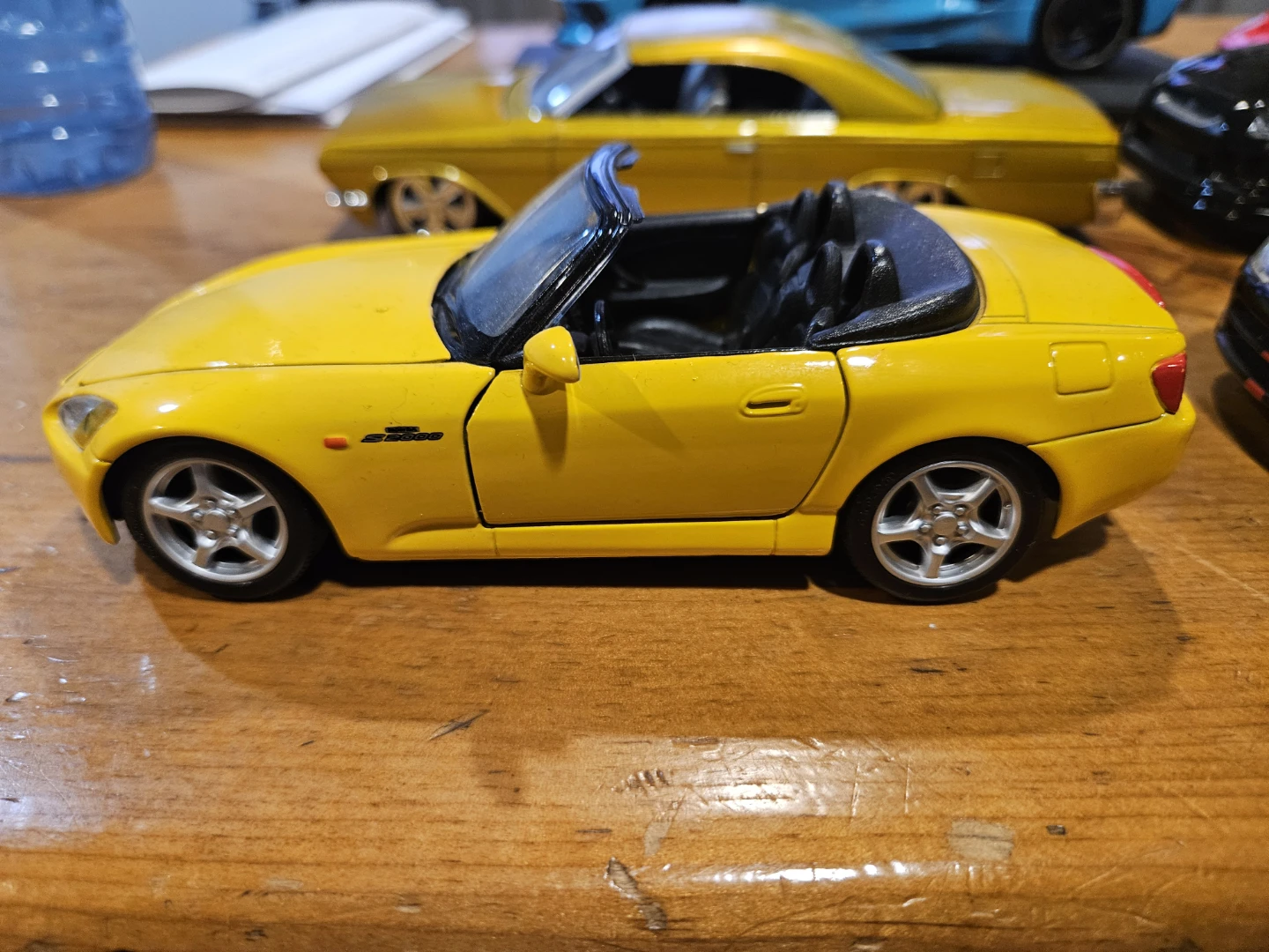 8 die-cast model cars - photo 5