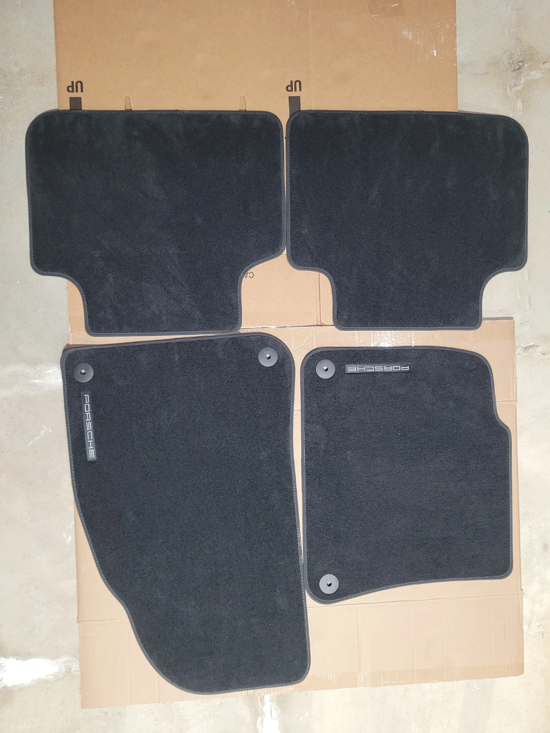 Porsche Original Carpeted Floor Mats for Cayenne. - photo 2