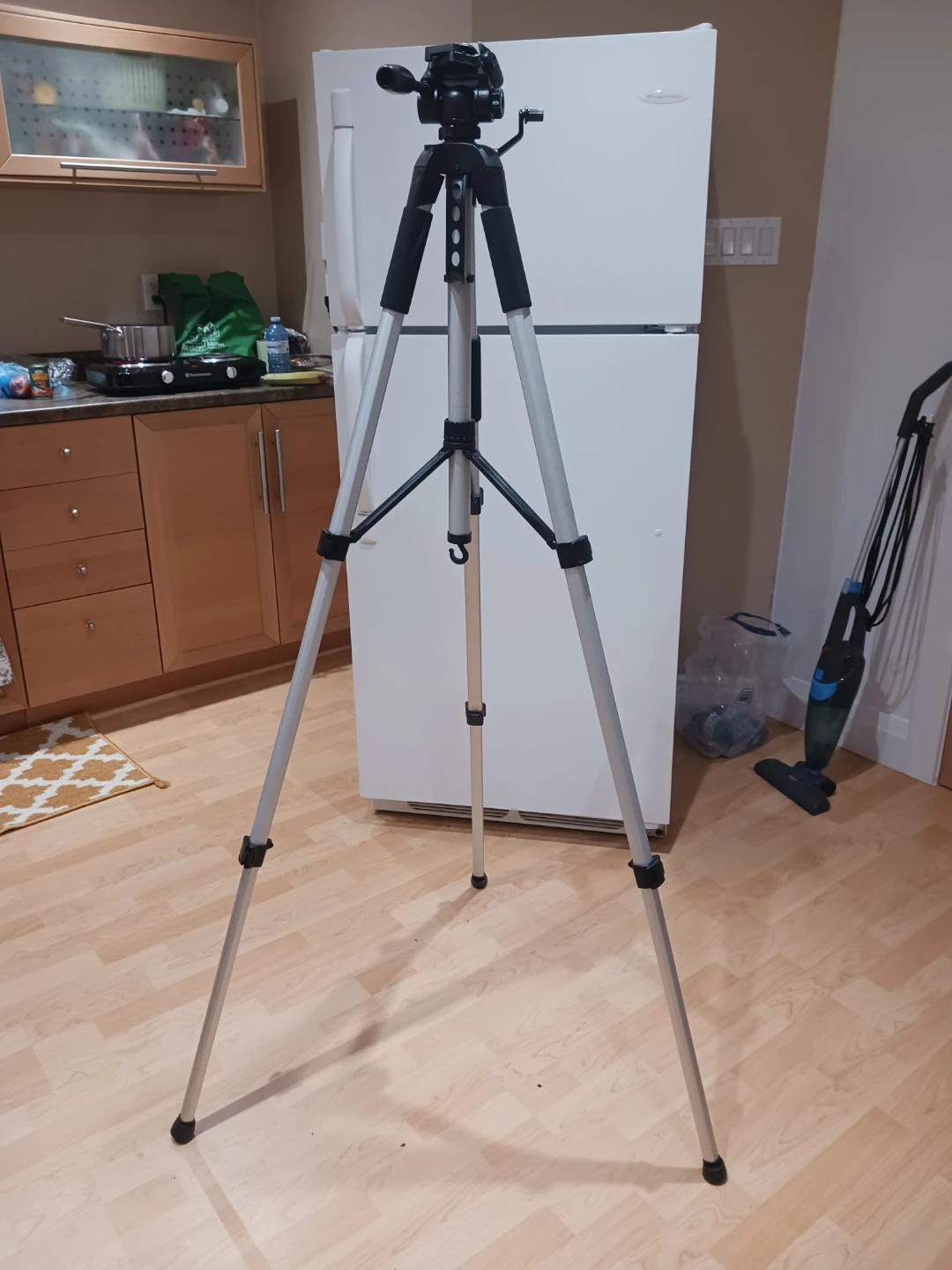 Camera Tripod with Bubble Level & Adjustable Height - photo 5
