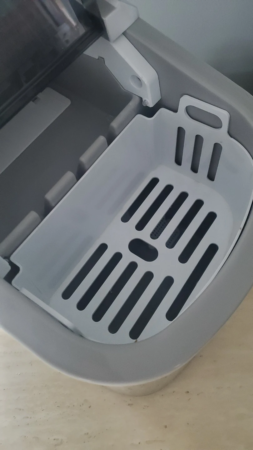Frigidaire Ice Maker - photo 4