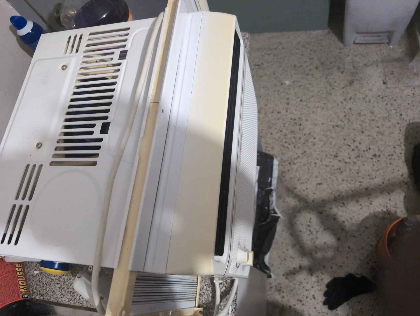Toshiba Window Type Air Conditioner RAC-WK0511CMC - photo 3