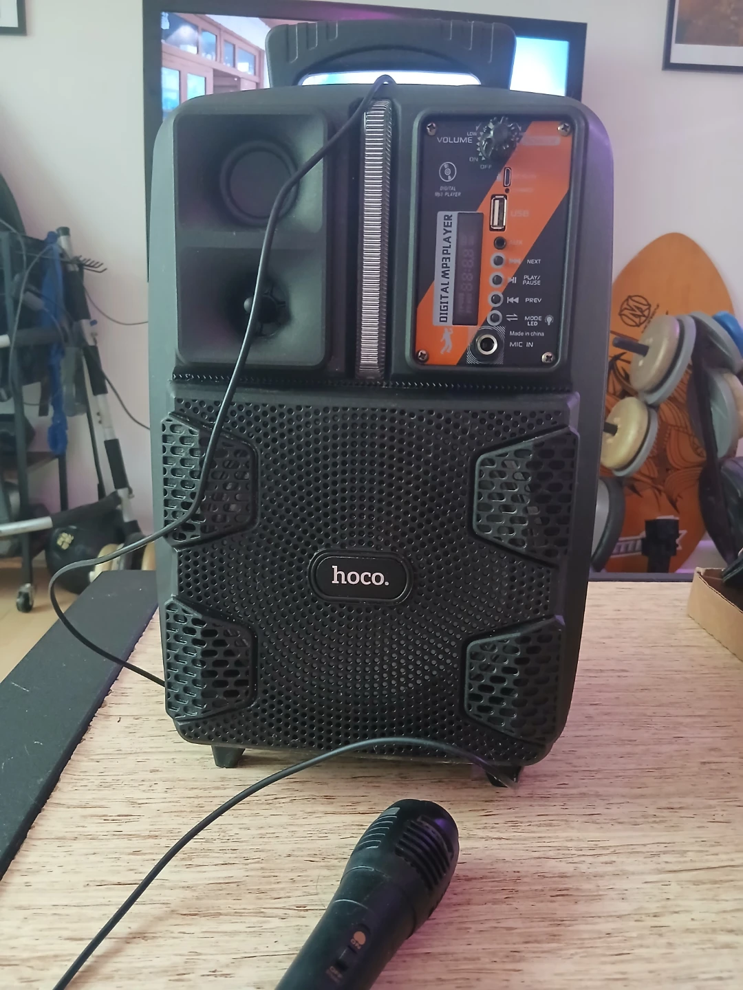 HOCO Portable Speaker with Microphone Input - photo 2