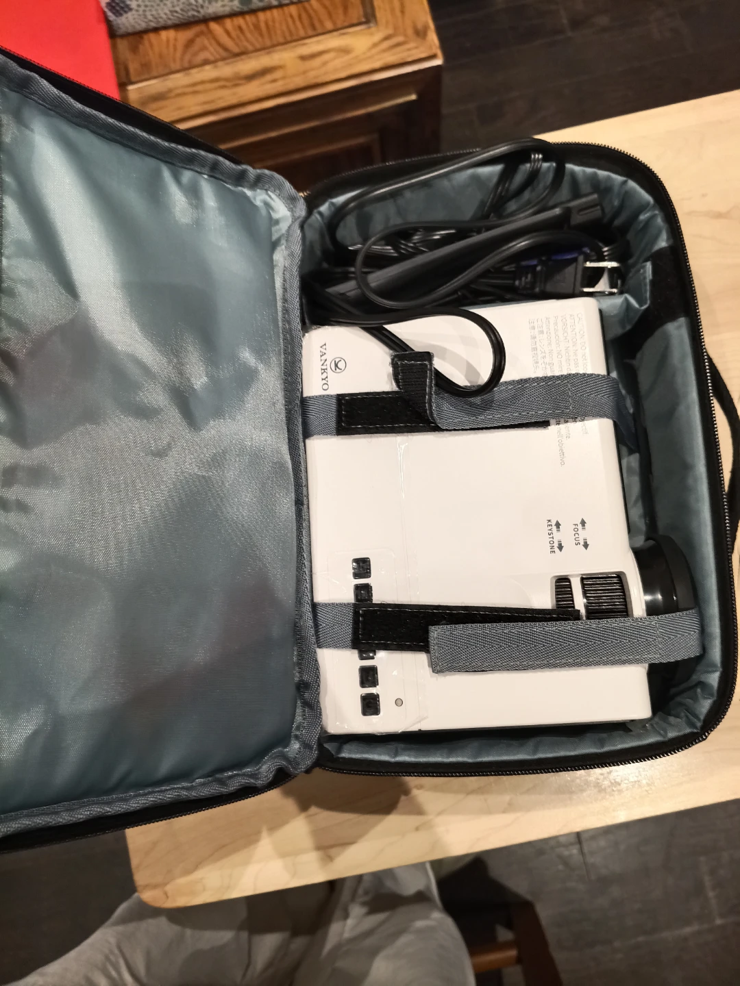 VANKYO Projector with Carrying Case and Remote - photo 3