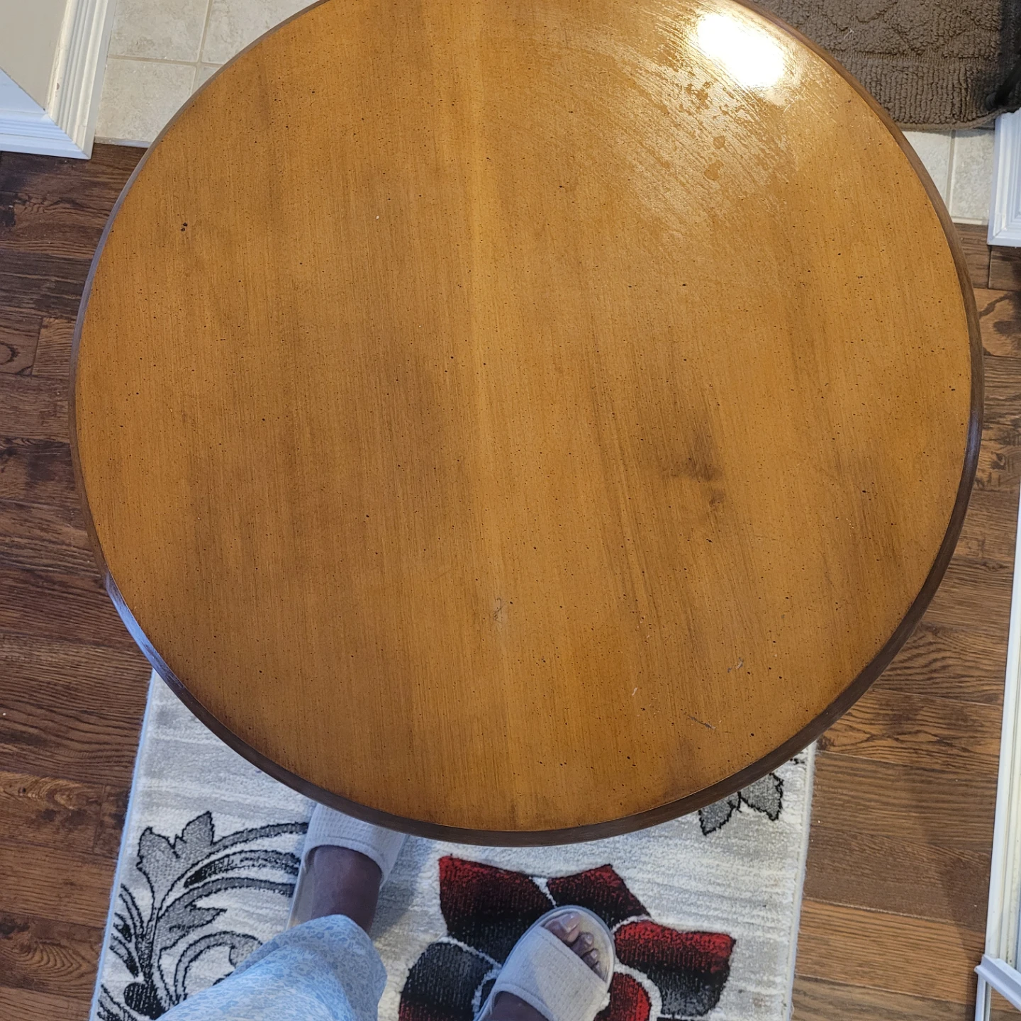 Wooden two-tier end table - photo 3