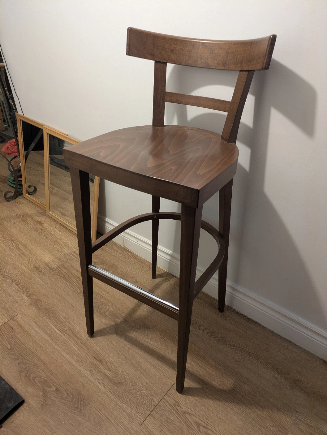 Bar stool with backrest