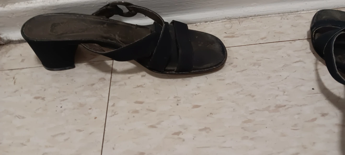 Black heeled sandals - photo 2