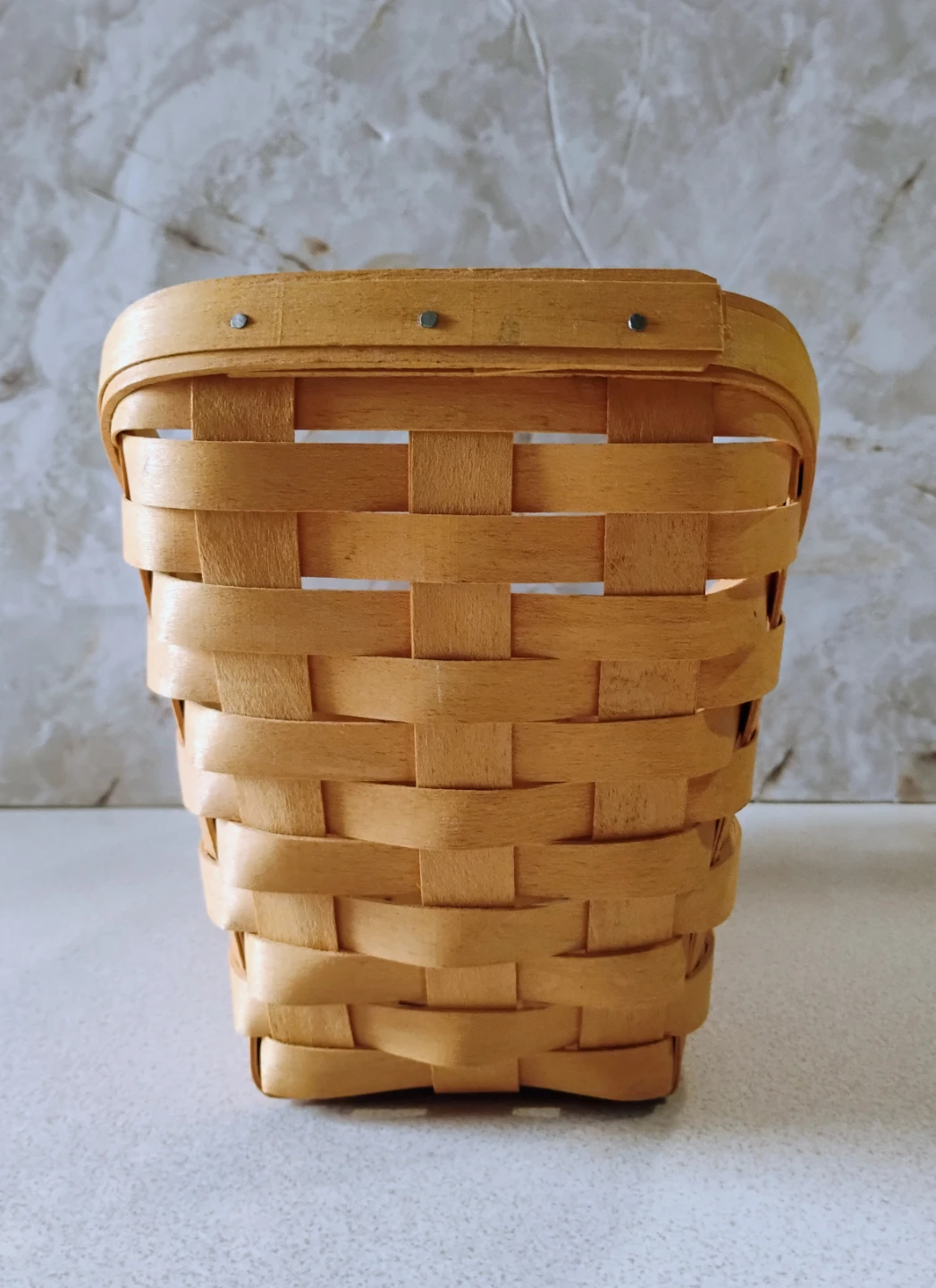 1996 SIGNED LONGABERGER SLANTED “BANANNA” BASKET - photo 2