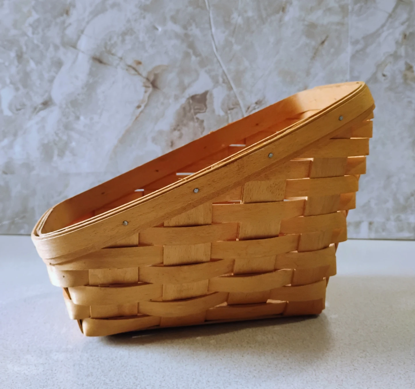 1996 SIGNED LONGABERGER SLANTED “BANANNA” BASKET - photo 3