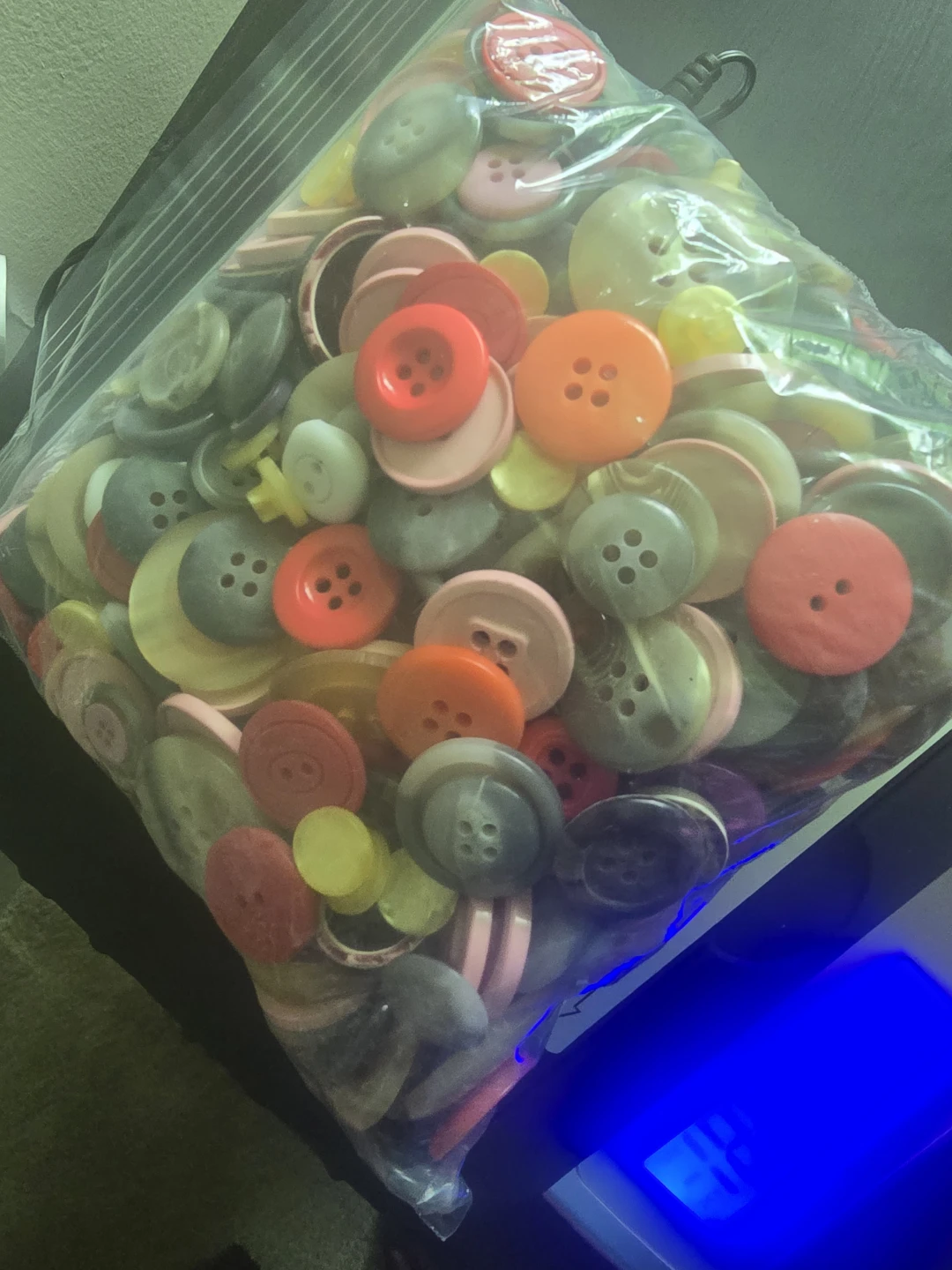 1LB Mixed Craft Buttons – Large Bag – $15 Each - photo 3