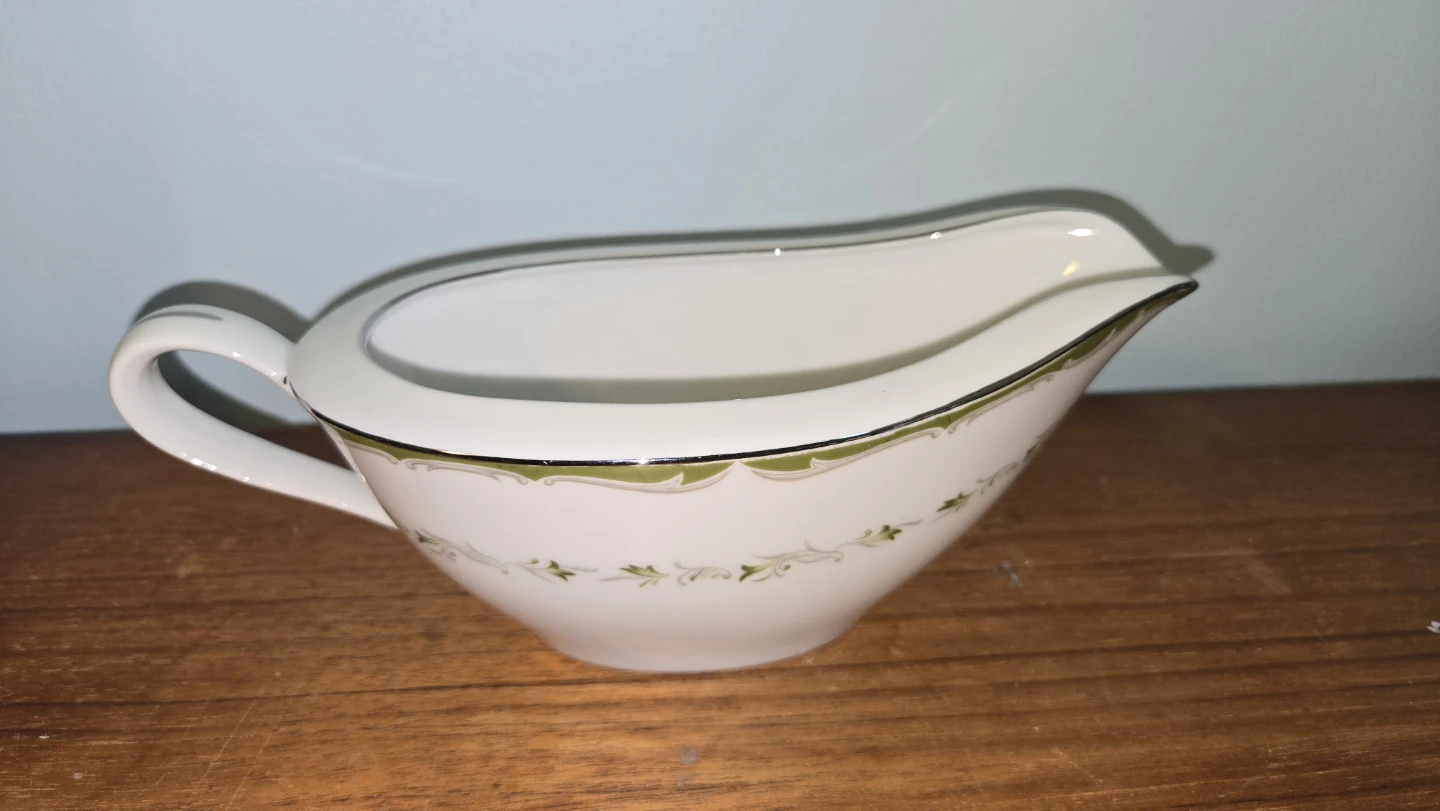 Vintage Fine China Gravy Boat - Green Bay Pattern - photo 3