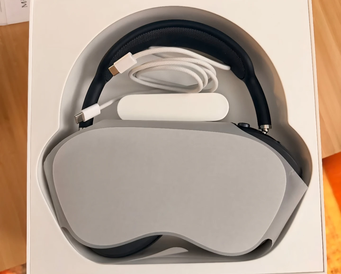 AirPods Max USB-C Model - With Stand, Box and Receipt - photo 2