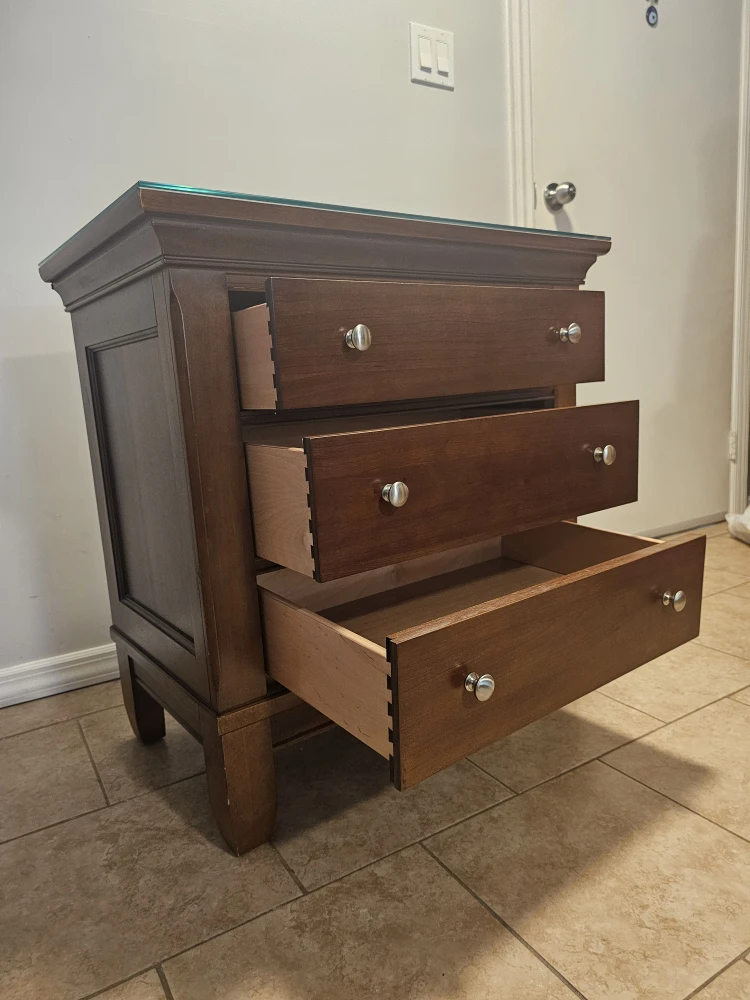 Two Thomasville Wood Nightstands - photo 4