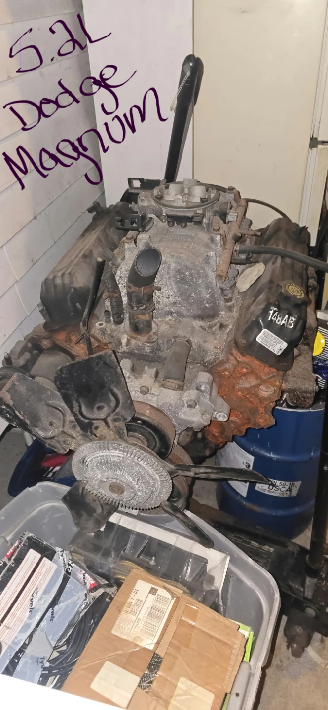 5.2L Dodge Magnum Engine