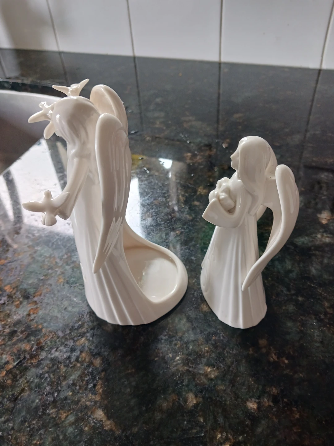 Set of 2 White Ceramic Angel Figurines - photo 2