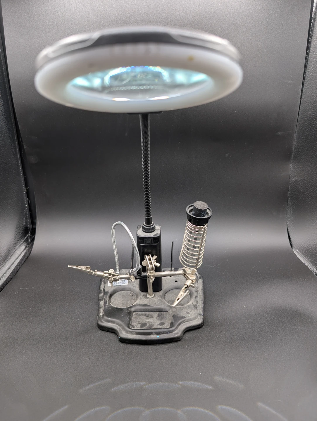 Helping Hands Soldering Station with Magnifying Lamp