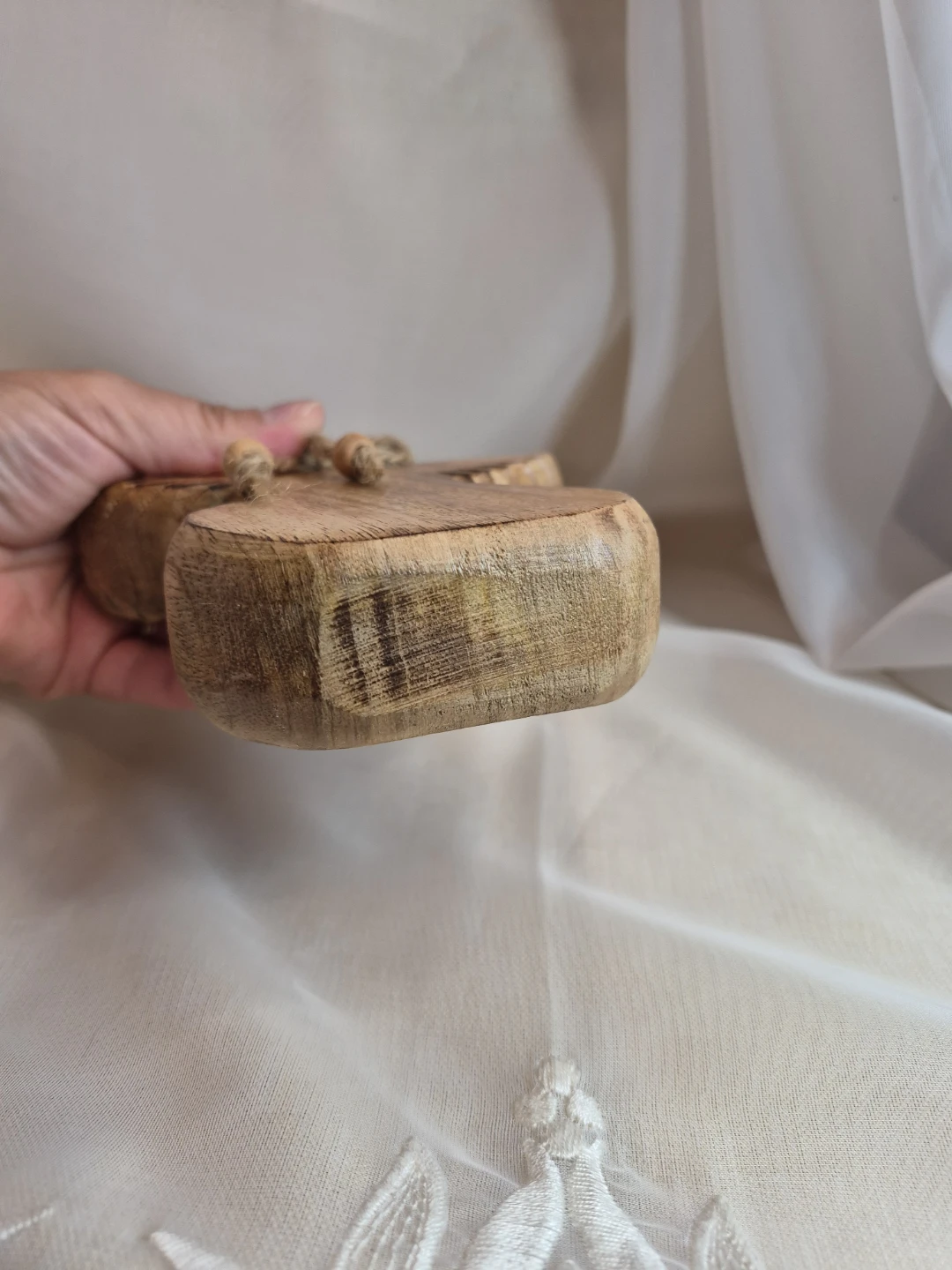 Beautiful 6 1/2" Hand-Carved  Solid Wooden Angel Decor - photo 4