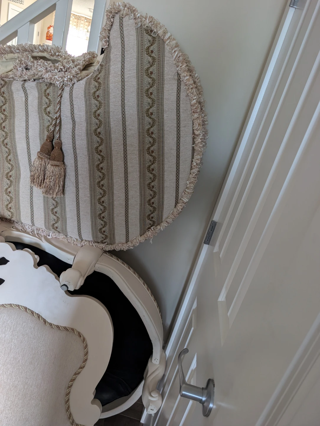 Title: Elegant European-Style Sofa (Needs minor repair) - photo 5