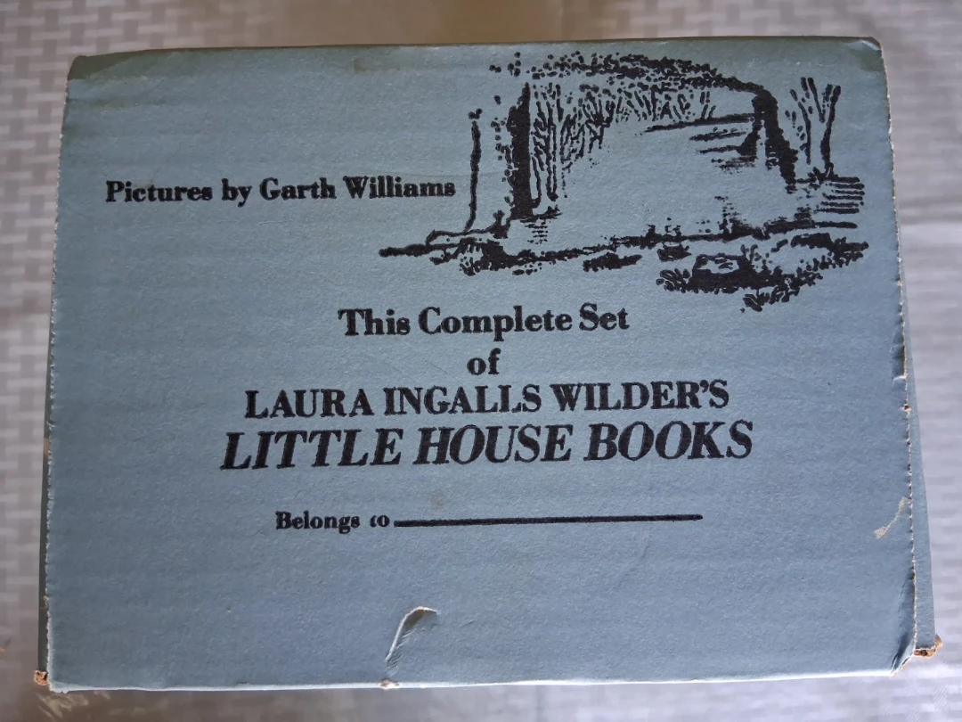 Little house book set