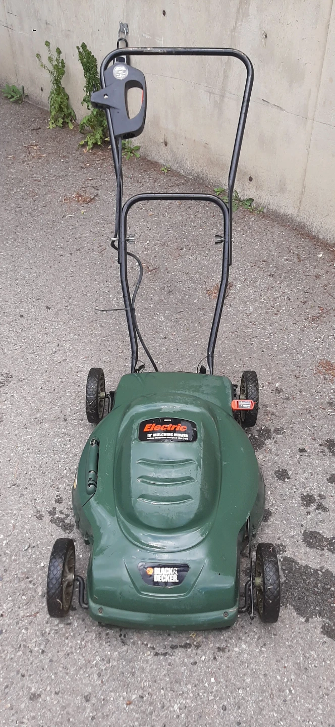 BLACK+DECKER 18" Electric Mulching Mower - photo 2