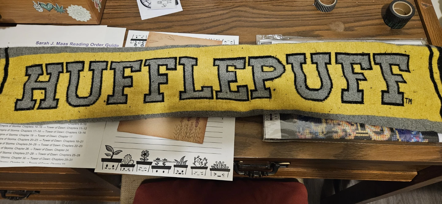 Official Harry Potter Hufflepuff Scarf
