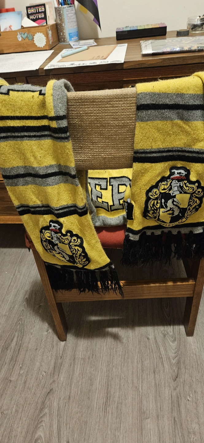 Official Harry Potter Hufflepuff Scarf - photo 5
