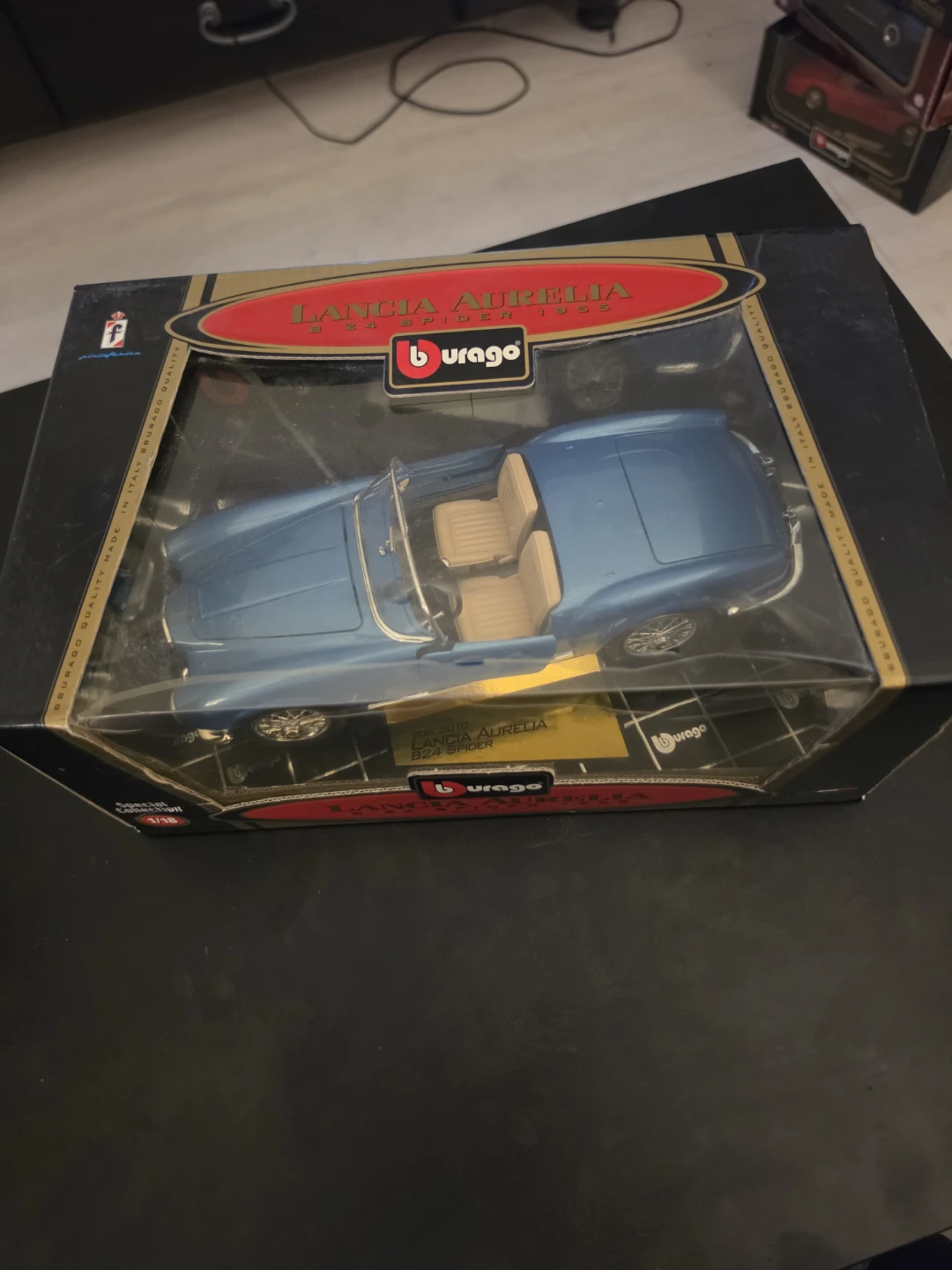Burago Lancia Aurelia B24 Spider Diecast Model Car 1/18 - photo 2