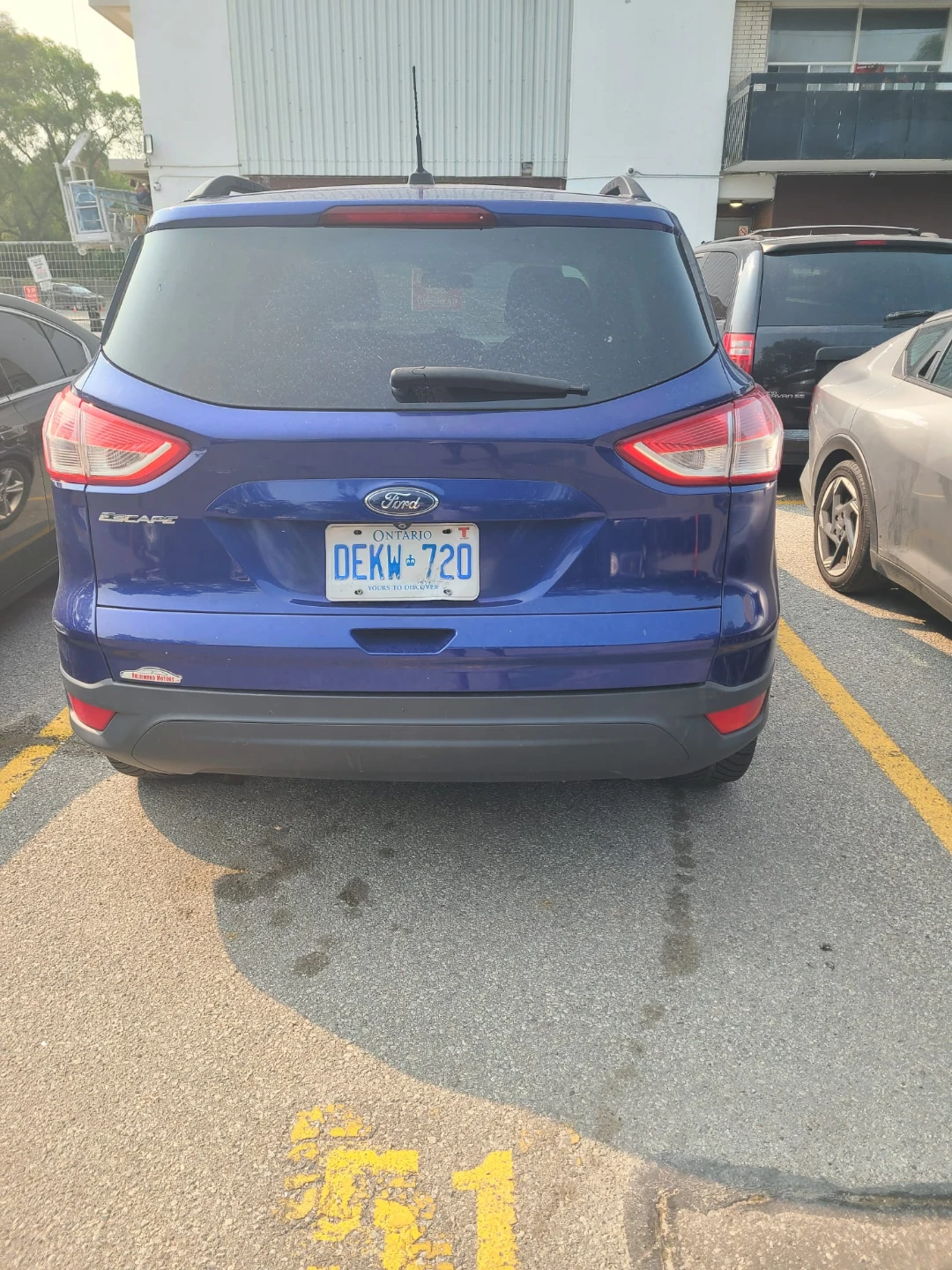 Blue Ford Escape - photo 2