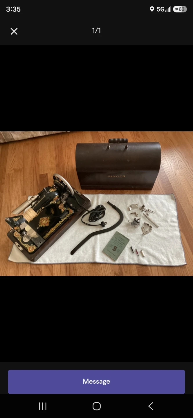 Vintage Singer Sewing Machine with Case and Accessories