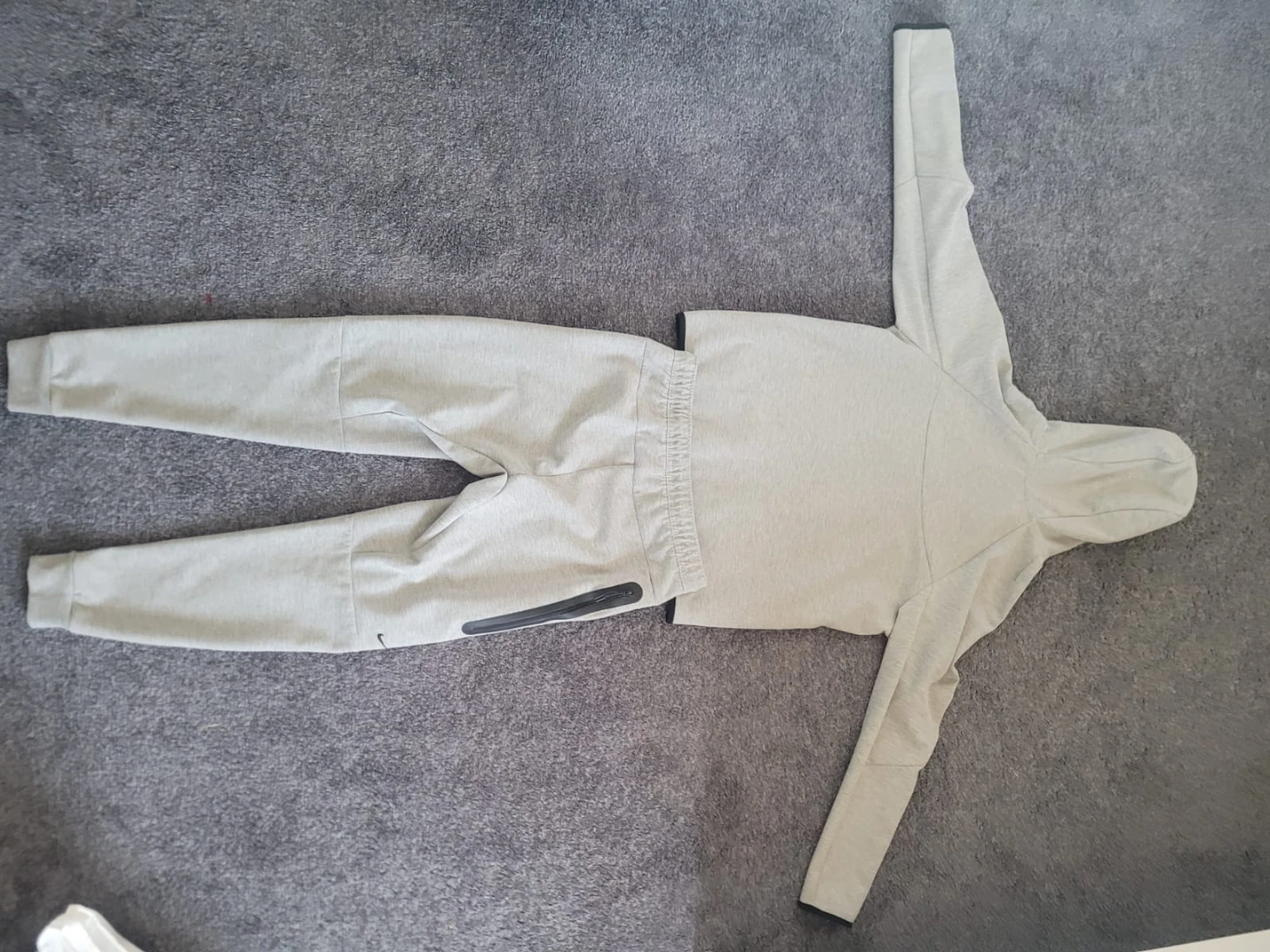 Nike Tech Fleece Hoodie and Joggers Set - photo 2