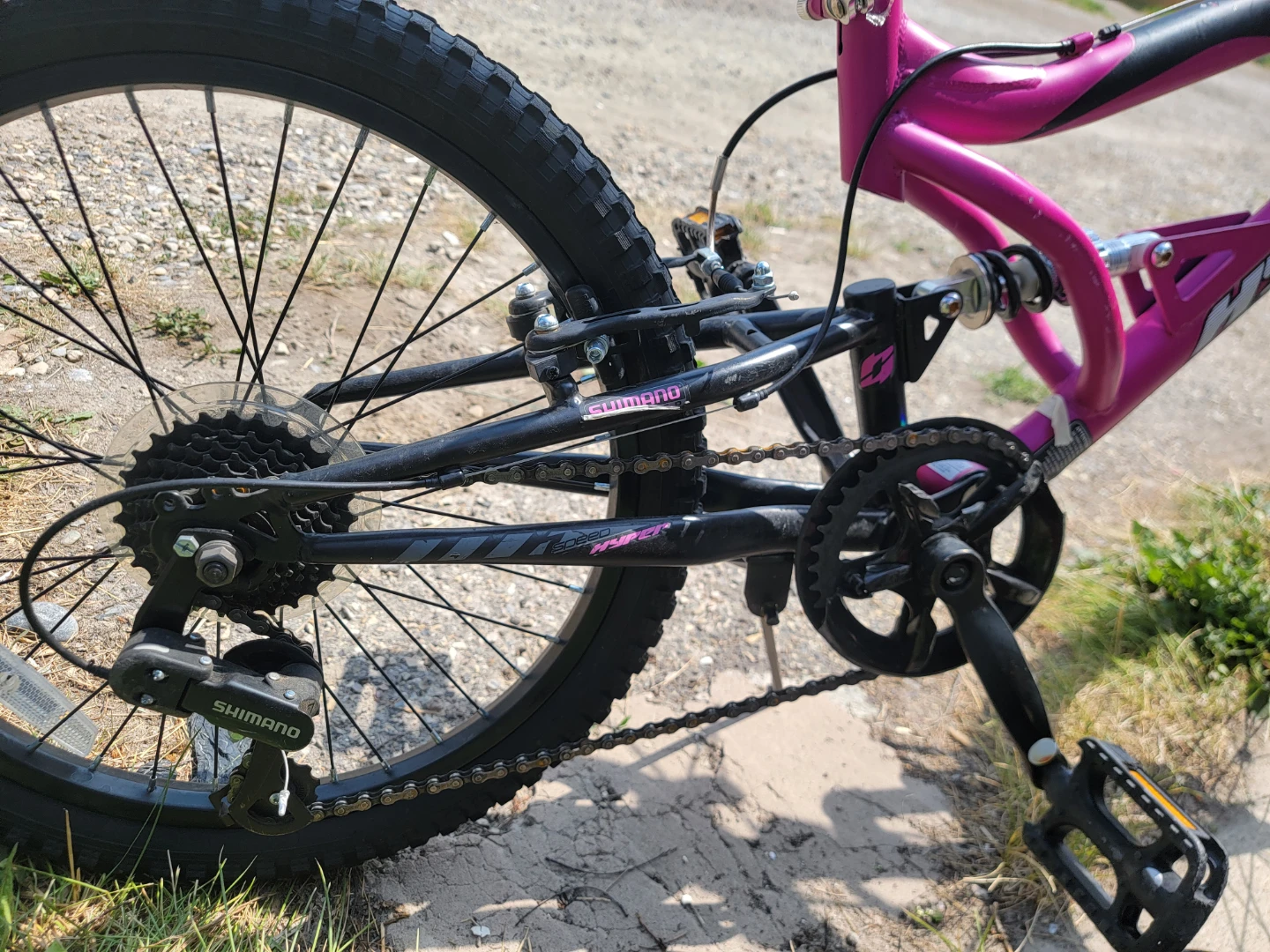 Hyper Swift Pink Girls Mountain Bike - photo 2