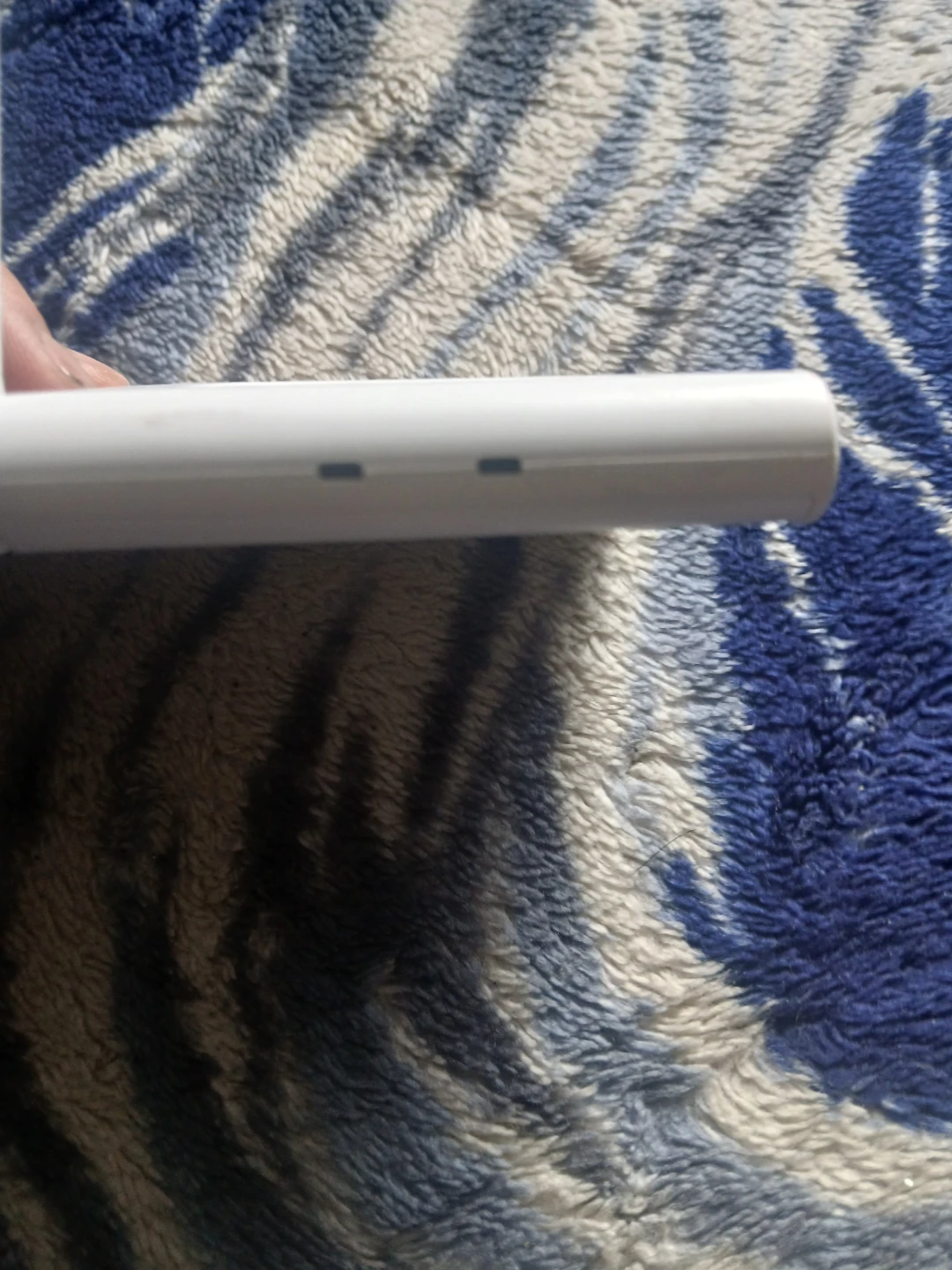 White Charging Stand - photo 3