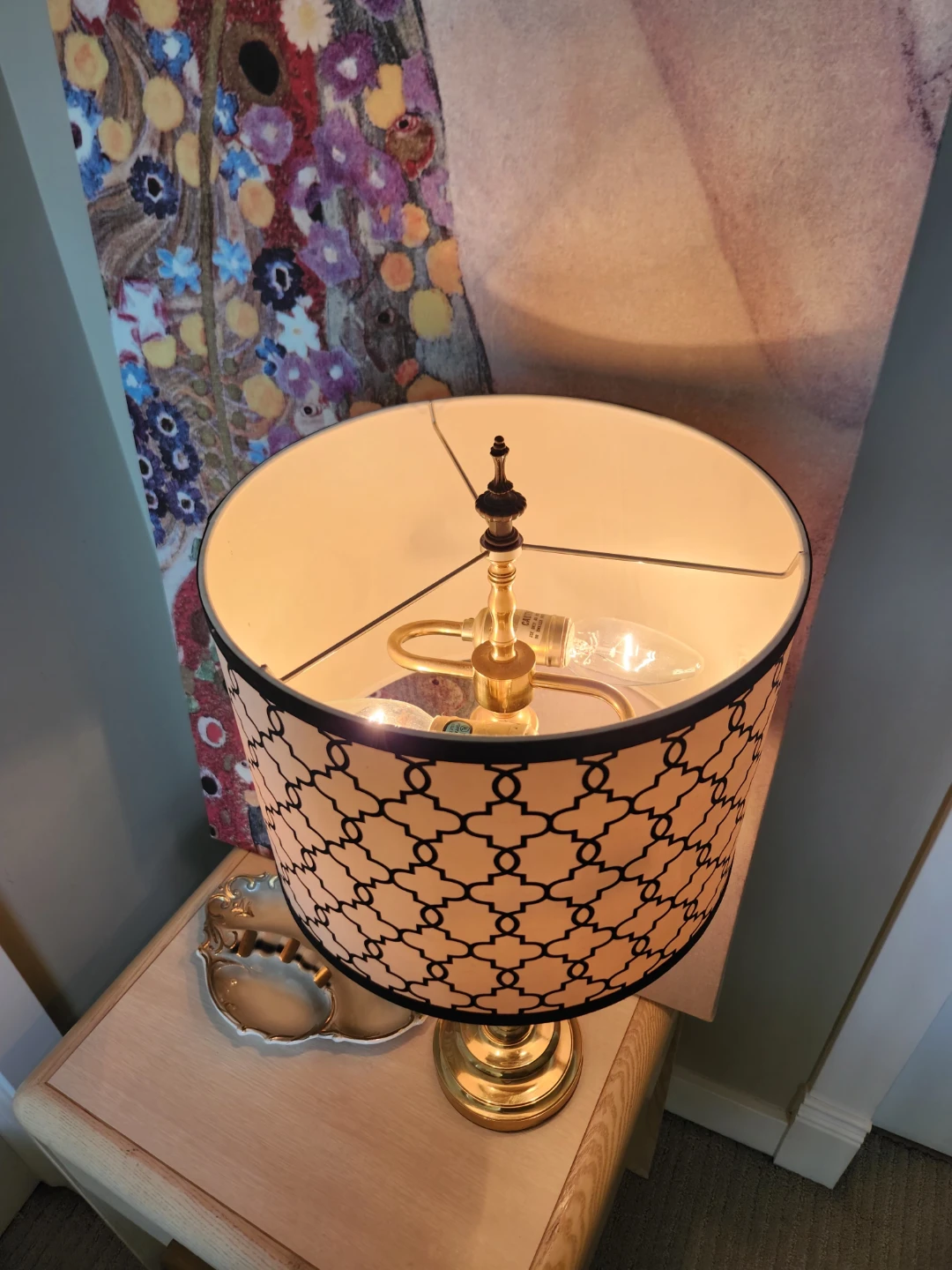 1970s 2 bulb Table Lamp with Decorative Shade - photo 2