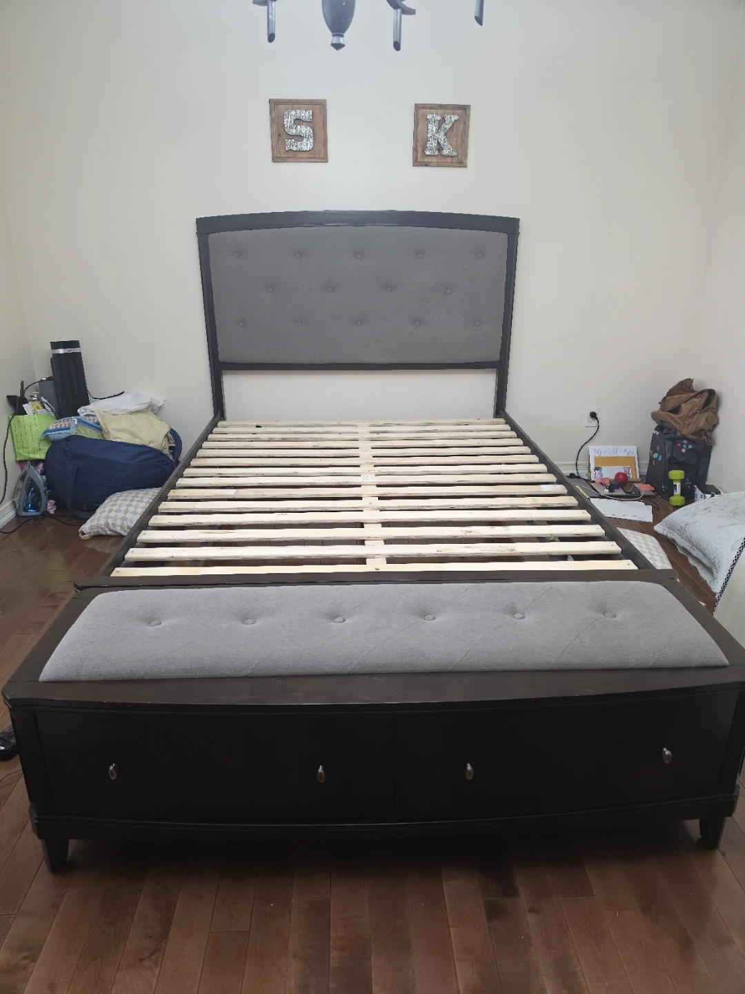 King/Queen Bedframe with Headboard and Footboard Bench