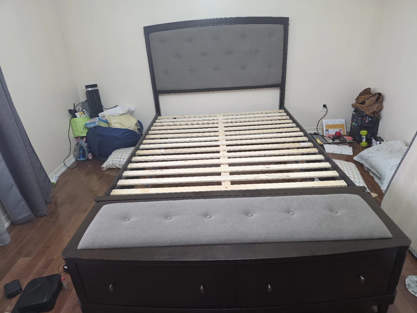 King/Queen Bedframe with Headboard and Footboard Bench - photo 3
