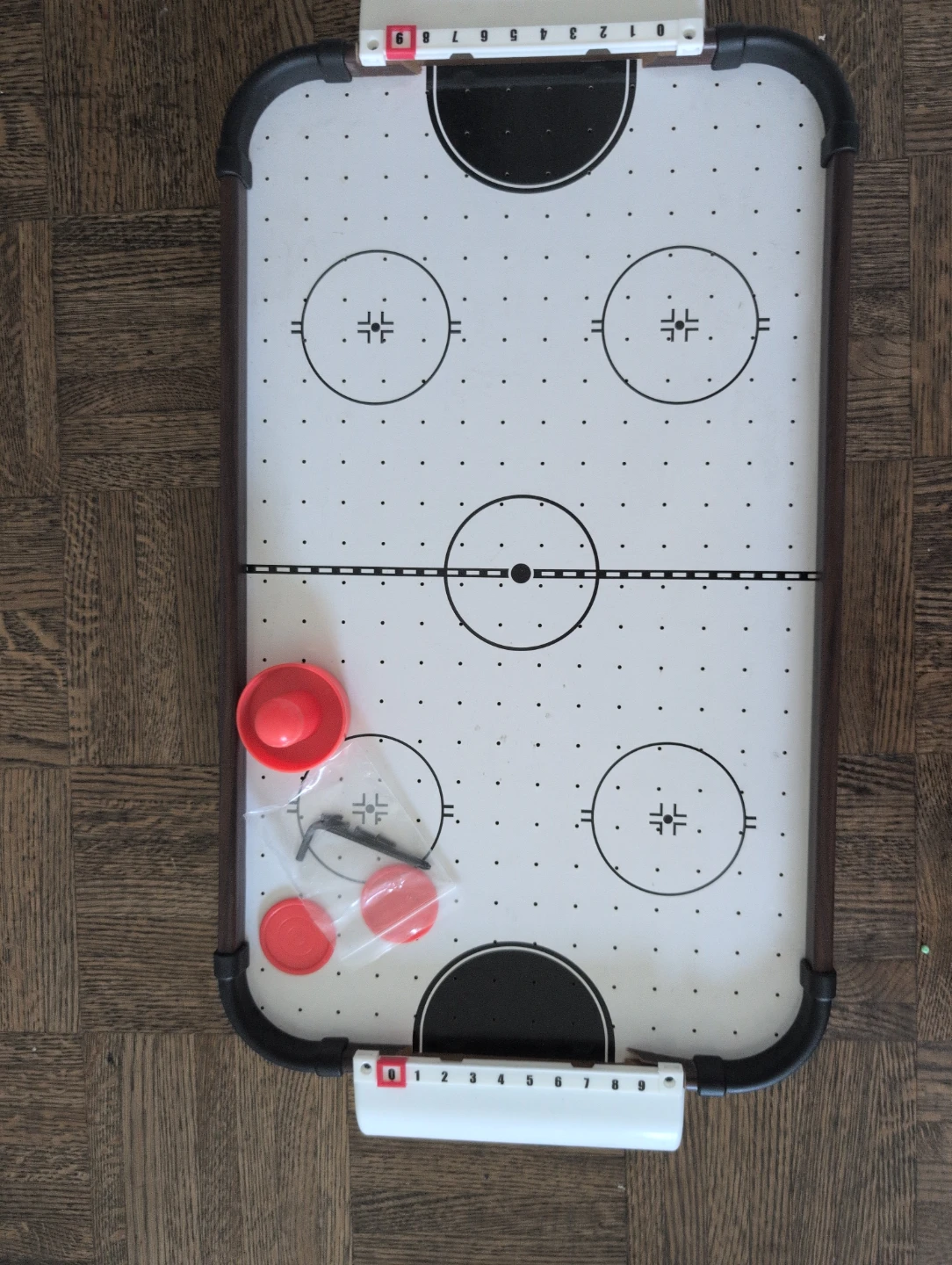 Table hockey & Bean bag toss - photo 4