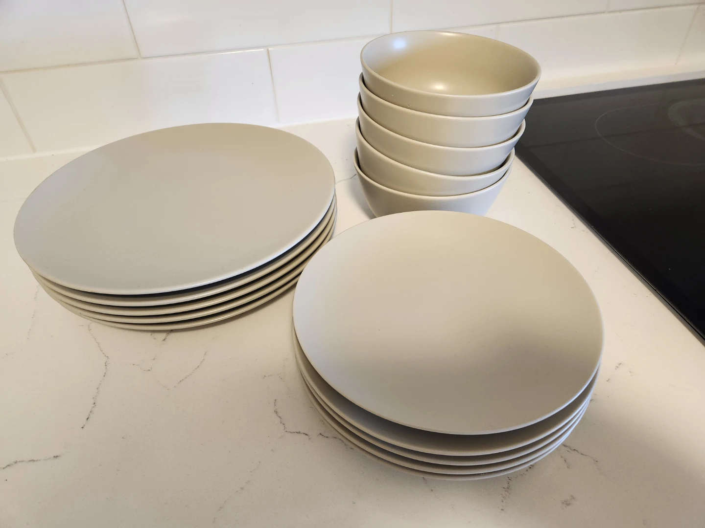 IKEA Plates and Bowls Set. 5 each