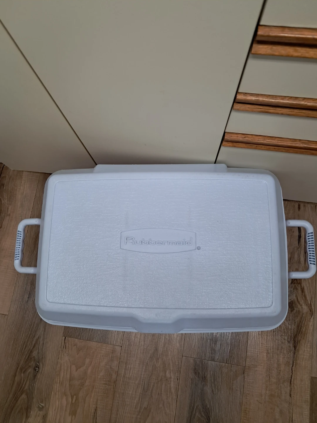 Rubbermaid Cooler - photo 4