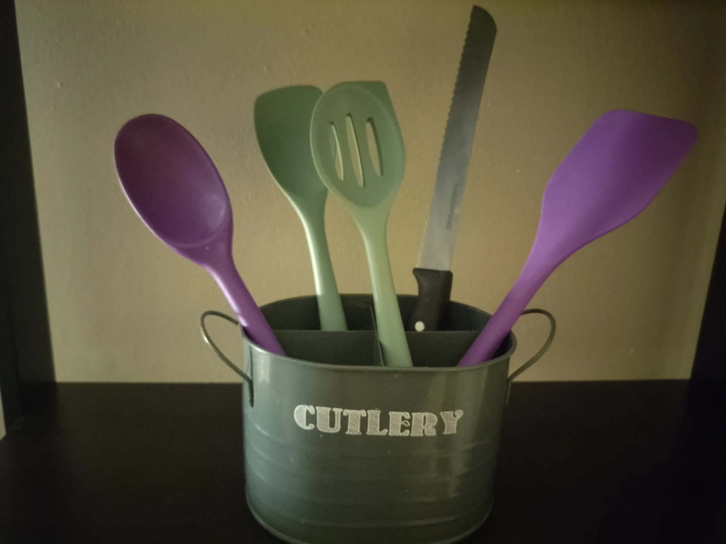 Cutlery Holder with Utensils