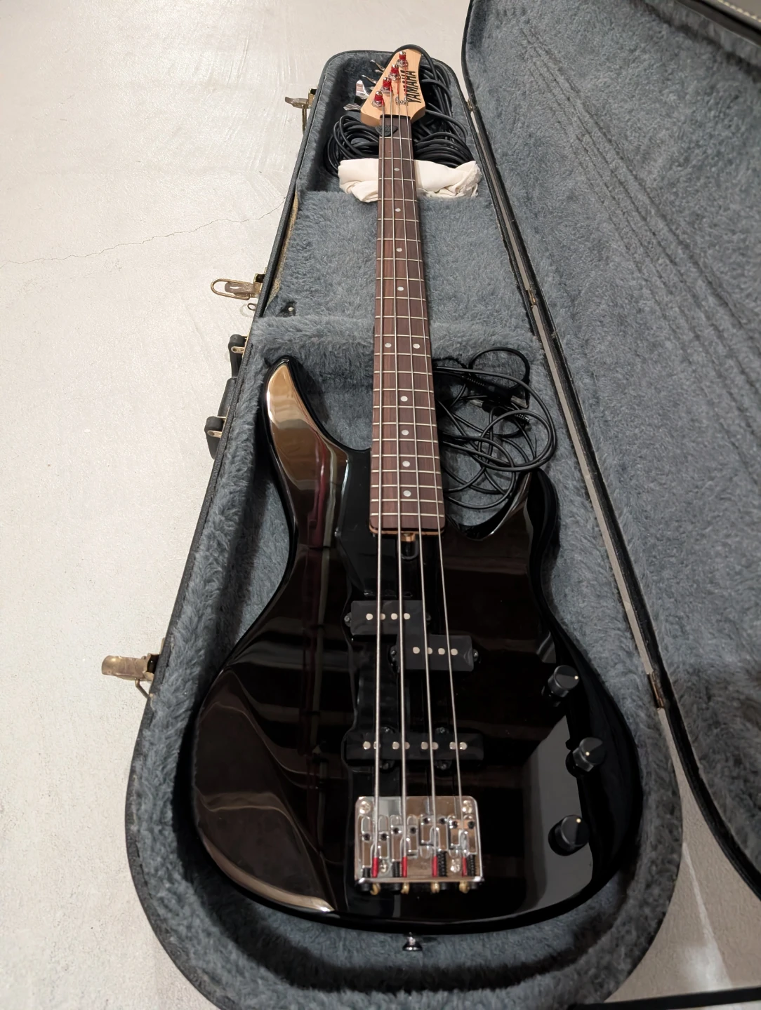 Yamaha Electric Bass Guitar with Case