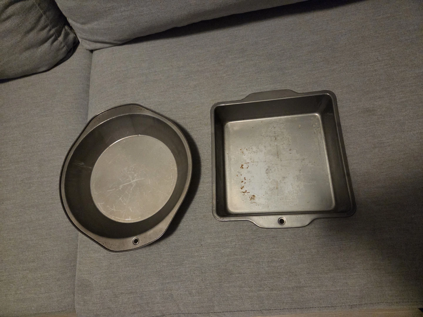 2-Piece Baking Pan Set - Pie Plate & Square Pan