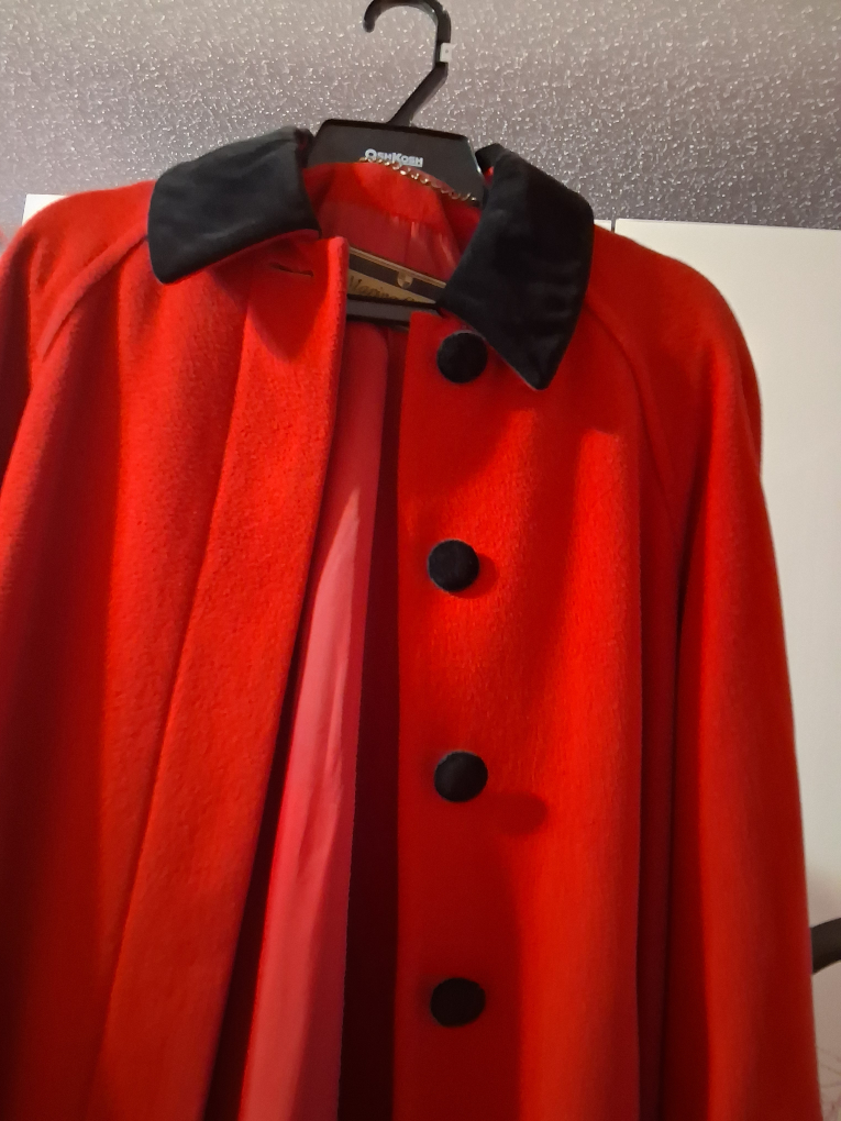 Long Red Coat with Black Velvet Collar - photo 2