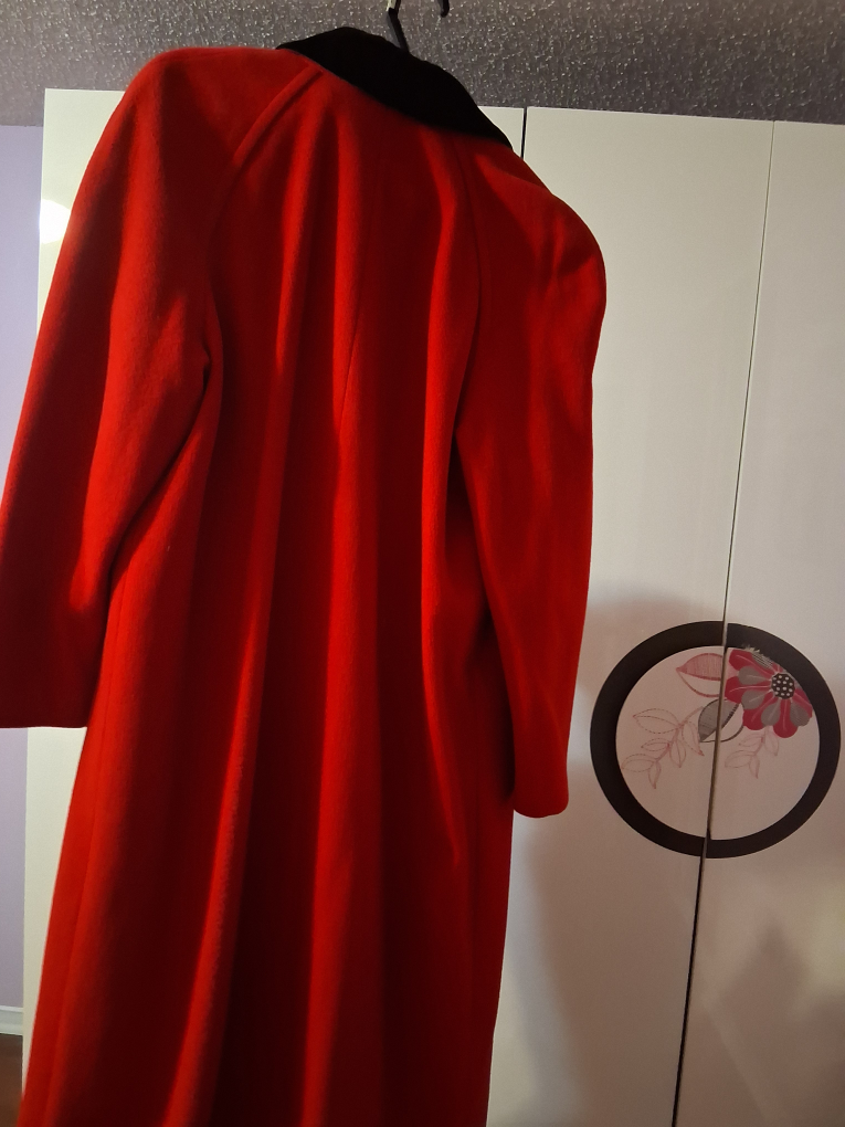 Long Red Coat with Black Velvet Collar - photo 3