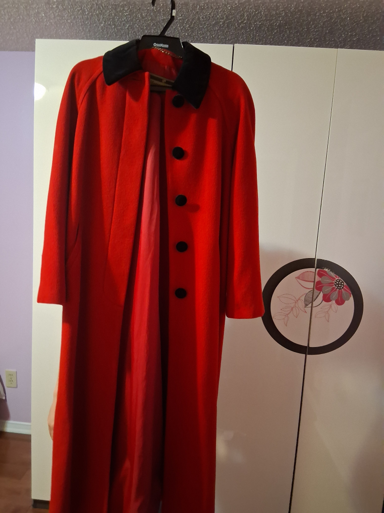 Long Red Coat with Black Velvet Collar - photo 4
